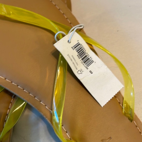 Old Navy Flip Flops - Picture 3 of 3